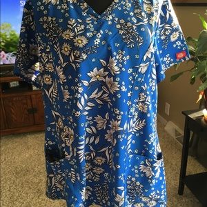 Nursing Scrub Top